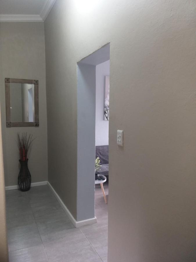 Tj Self-Catering Apartamento Graaff-Reinet Exterior foto