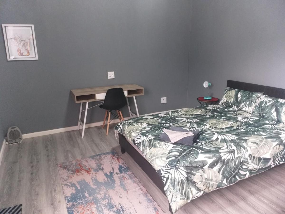 Tj Self-Catering Apartamento Graaff-Reinet Exterior foto