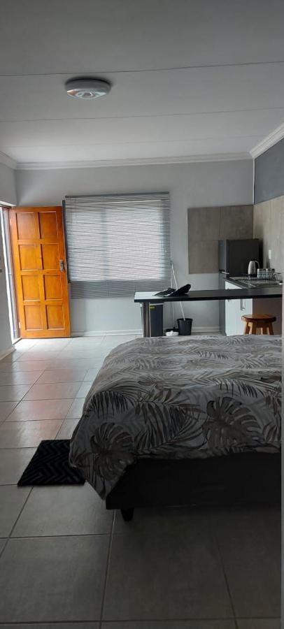 Tj Self-Catering Apartamento Graaff-Reinet Exterior foto