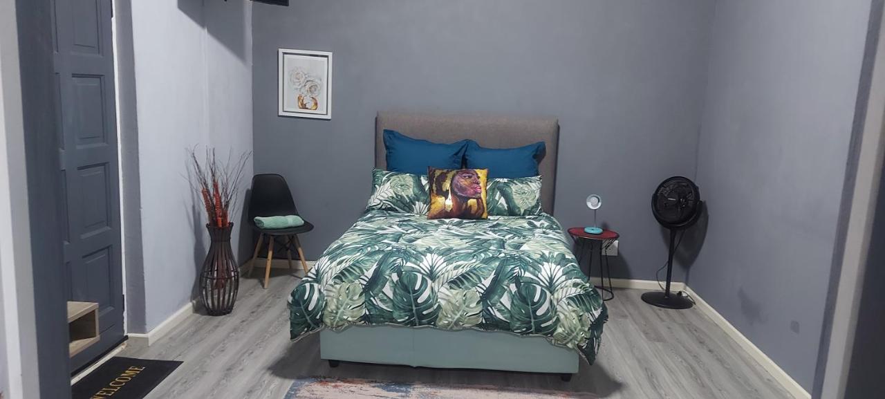 Tj Self-Catering Apartamento Graaff-Reinet Quarto foto