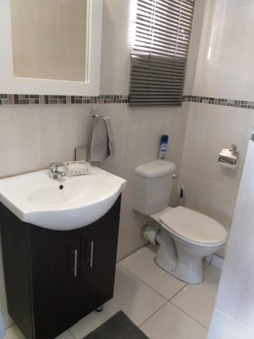 Tj Self-Catering Apartamento Graaff-Reinet Quarto foto