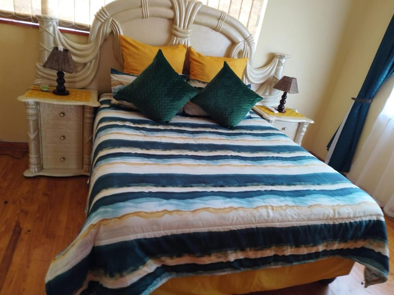 Tj Self-Catering Apartamento Graaff-Reinet Quarto foto