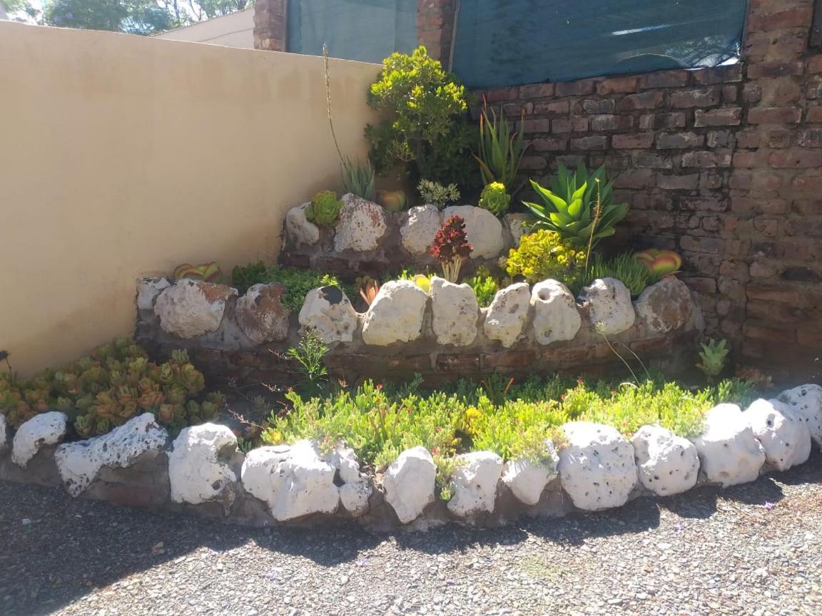 Tj Self-Catering Apartamento Graaff-Reinet Quarto foto