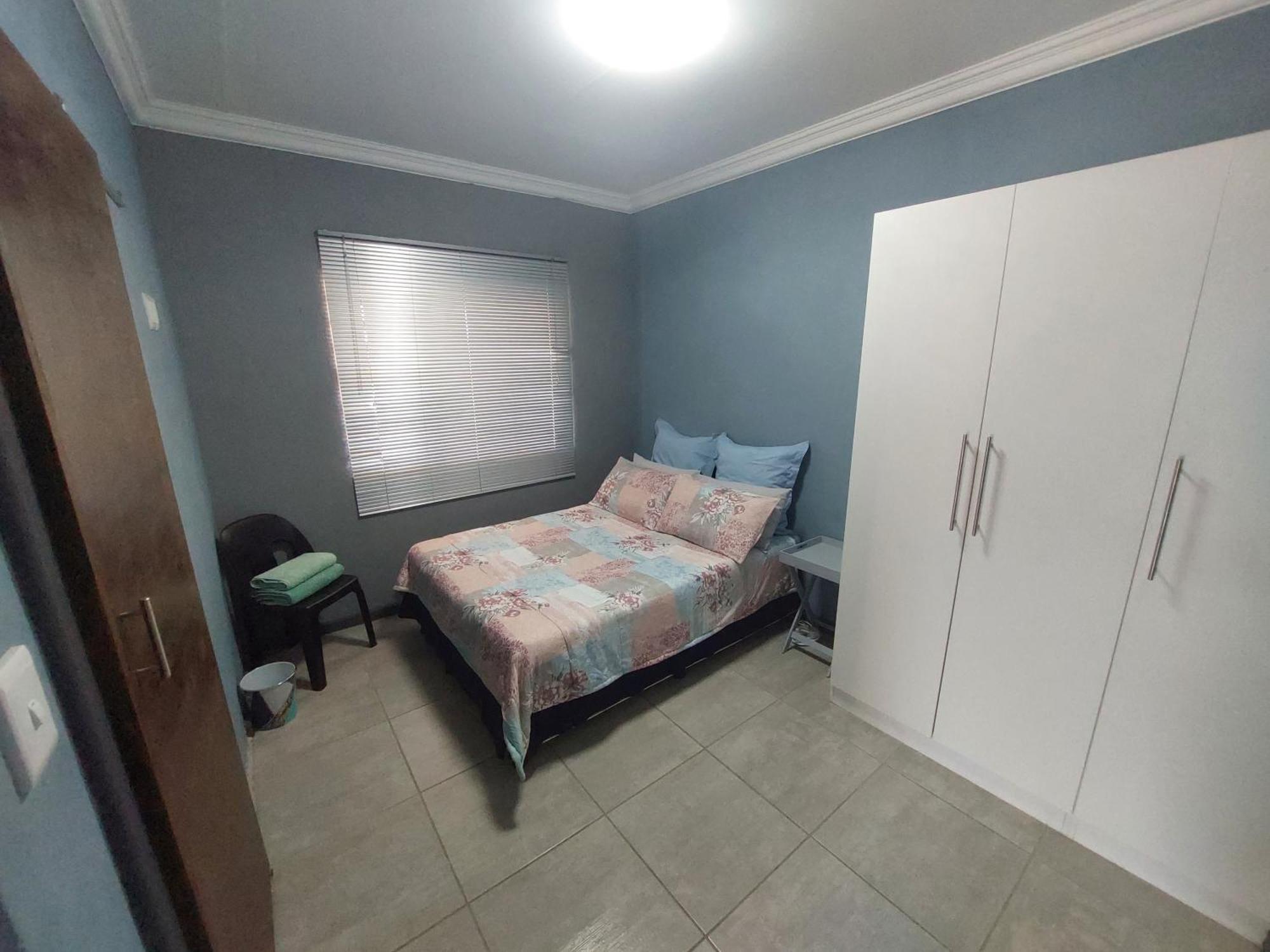 Tj Self-Catering Apartamento Graaff-Reinet Quarto foto